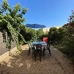 Joli 2 Pieces Avec Jardinet, Parking Prive, A 100M De La Plage - Sete - Fr-1-338-540