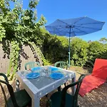 Joli 2 Pieces Avec Jardinet, Parking Prive, A 100M De La Plage - Sete - Fr-1-338-540